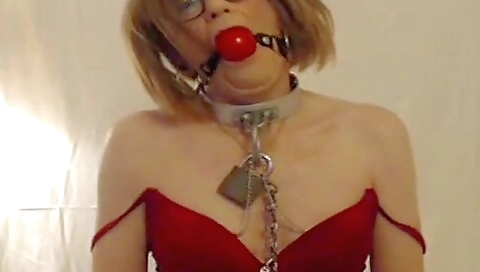 Red-haired lady shows her tight pussy and then sucks