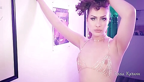 Big booty brunette in tight sexy stockings solo porn vid